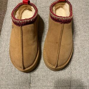 UGG platform slippers